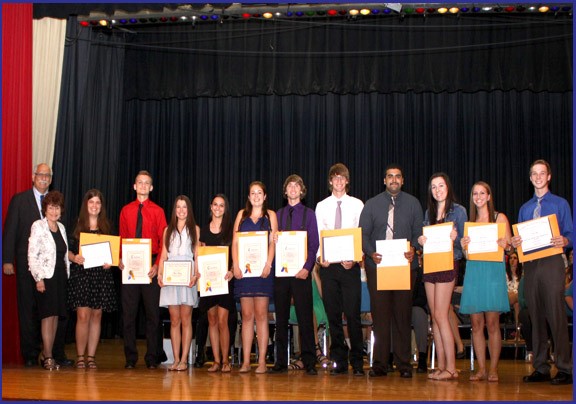 PRESIDING OFFICER GONSALVES AND LEGISLATOR DUNNE PRESENT STUDENT CITIZENSHIP AWARDS